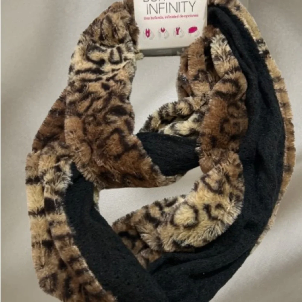 Minicci Leopard Print Faux Fur Infinity Scarf - Picture 2 of 4